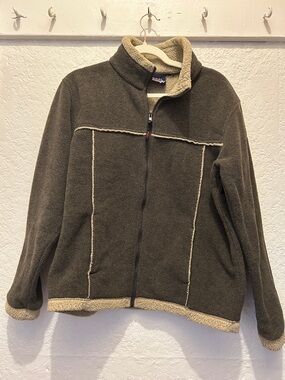 Men's Lightweight Sherpa Shirt Jacket in Olive with Contrast Trim